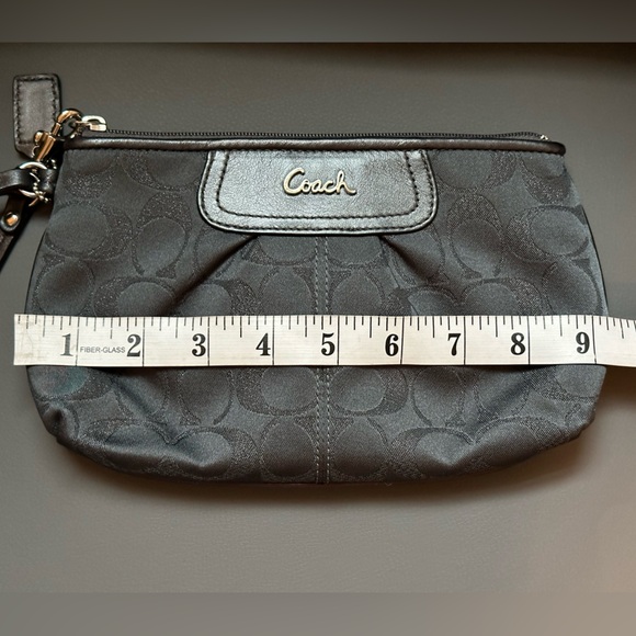 Coach wristlet - Picture 6 of 6